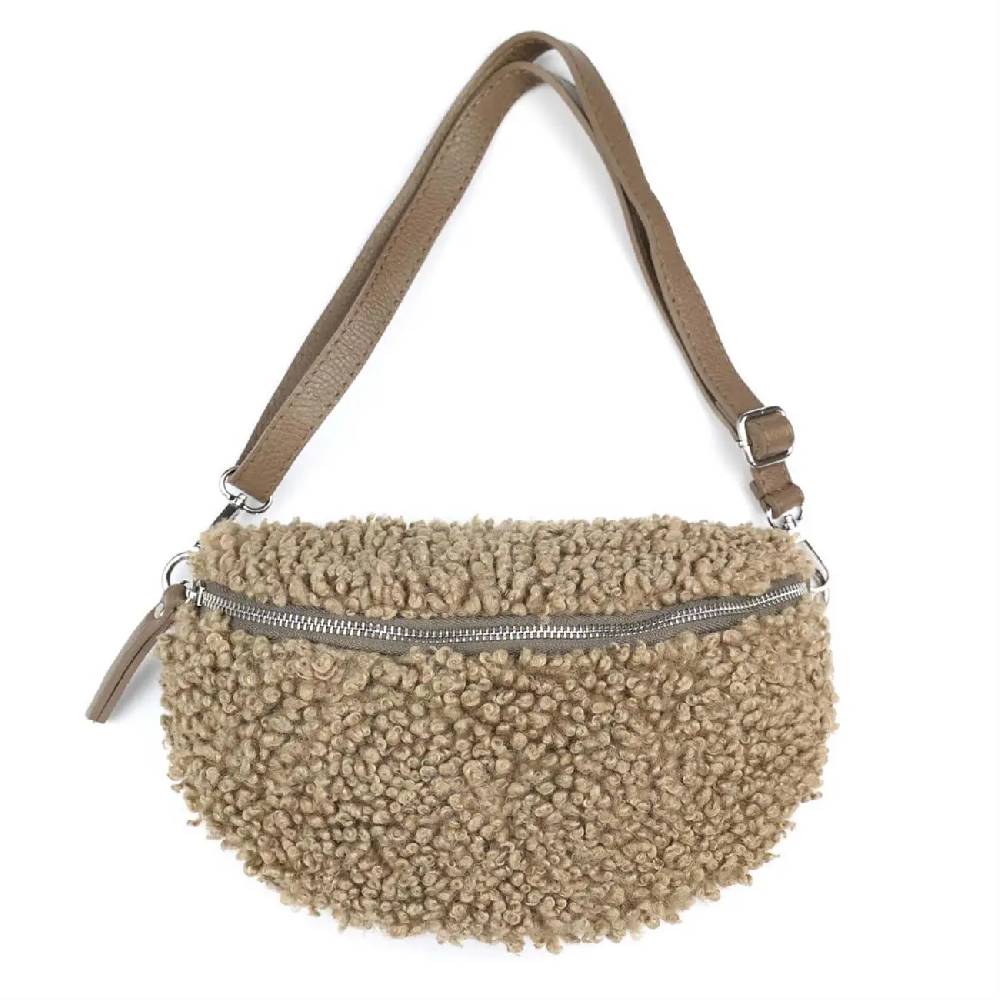 OBC Made in Italy Damen Teddyfell Tasche Leder Jeans Plüsch Bauchtasche Hüfttasche Schultertasche Bodybag Umhängetasche Crossbody Teddyplüsch Handytasche Crossbag Gürteltasche Begrenzt auf 3 Tage