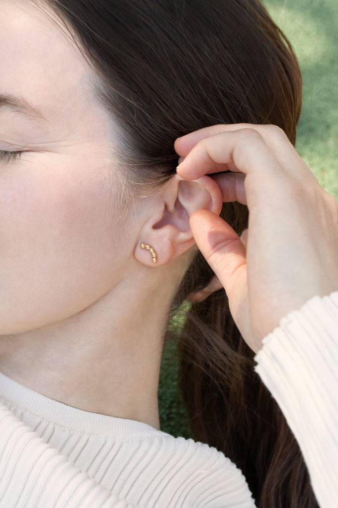 JUKSEREI BONBON EAR STUDS Große Rabatte