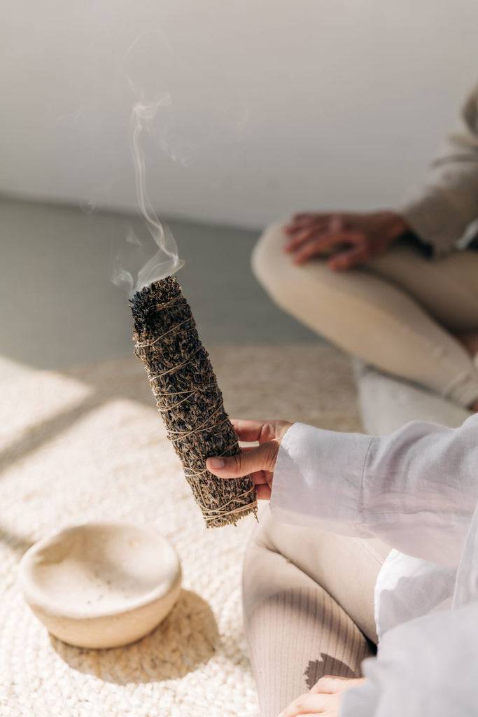 JUKSEREI KRUUT · SLOW MOTION SMUDGE STICK Rabatt