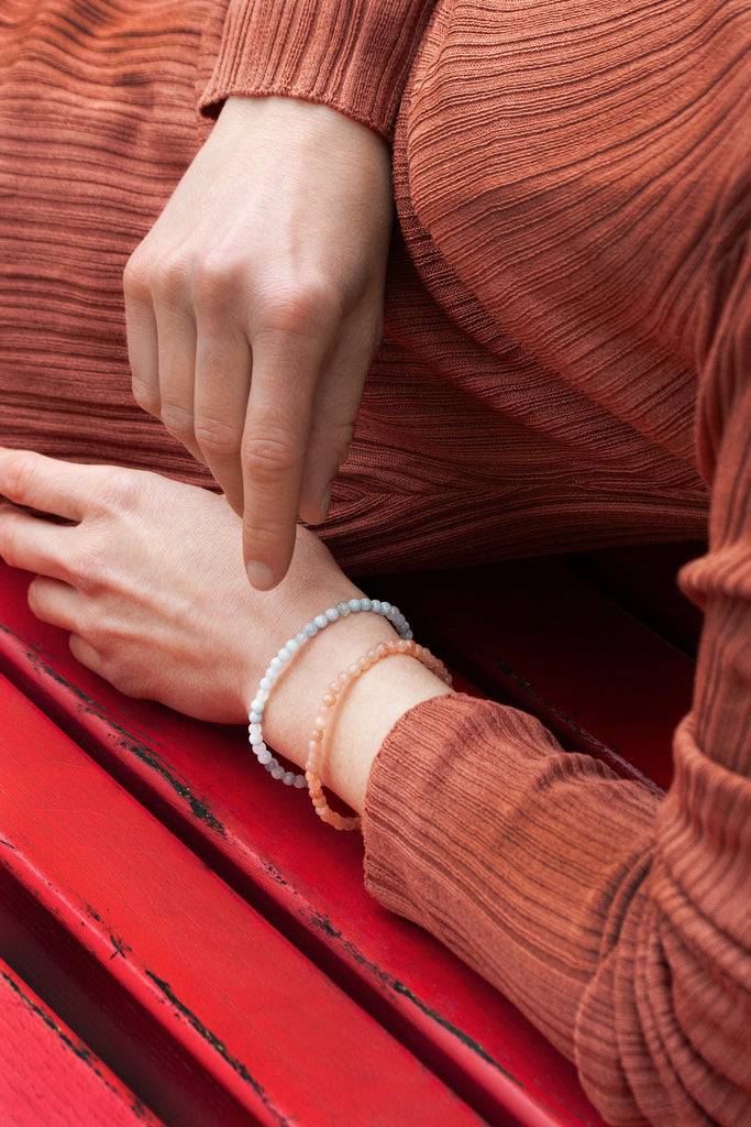 JUKSEREI BIRTHSTONE BUNGEE BRACELET Top Angebot