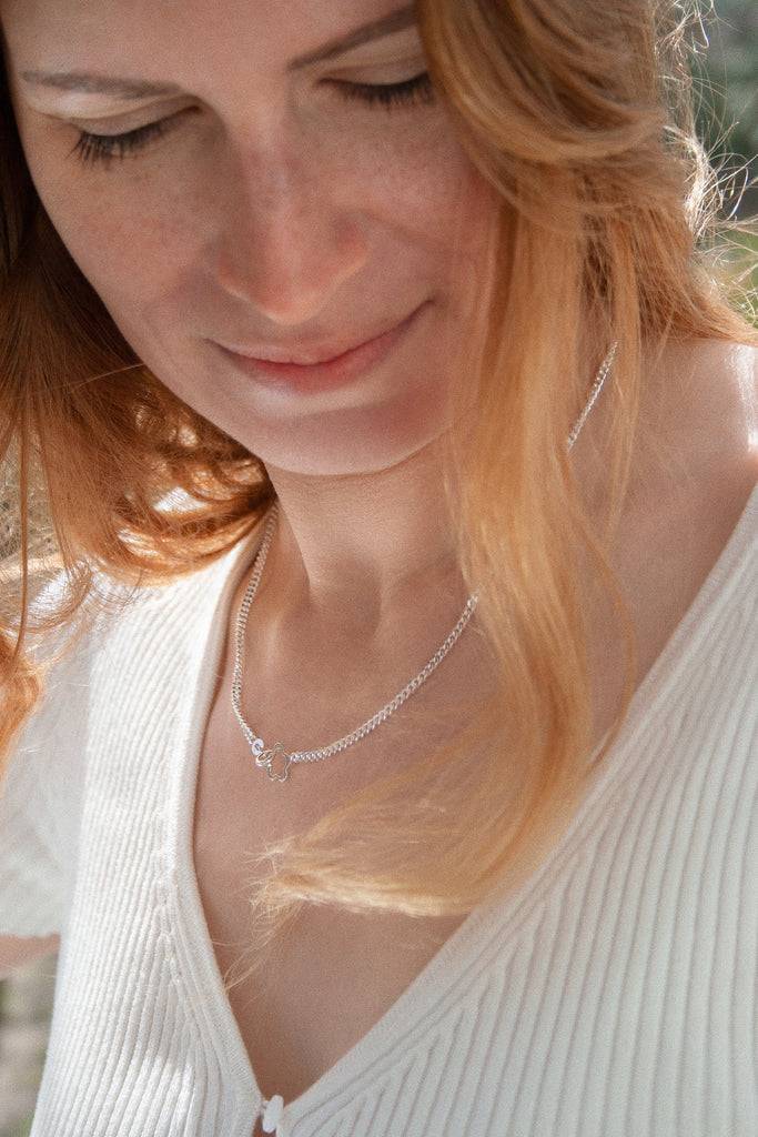 JUKSEREI FLOW NECKLACE Räumungsverkauf
