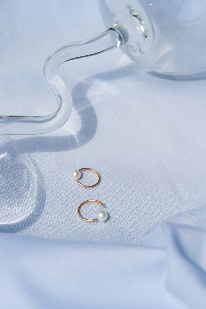 JUKSEREI VOYAGE TWIST EARRINGS MINI Begrenzte Freigabe