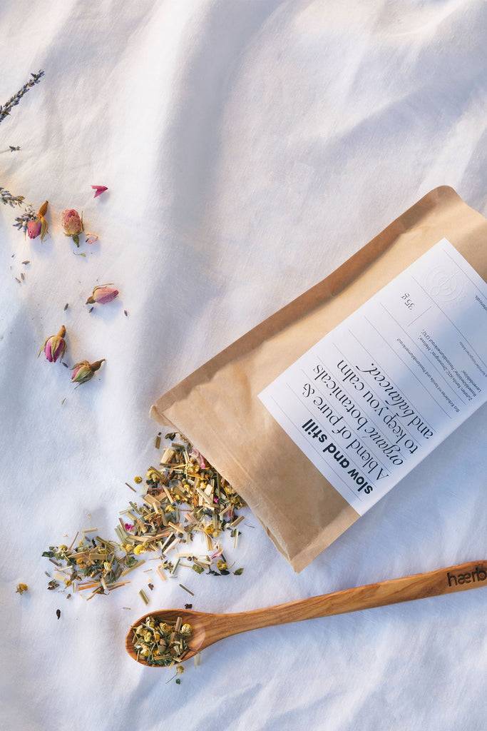 JUKSEREI HÆRB · ORGANIC TEA SLOW & STILL Saisonschlussverkauf