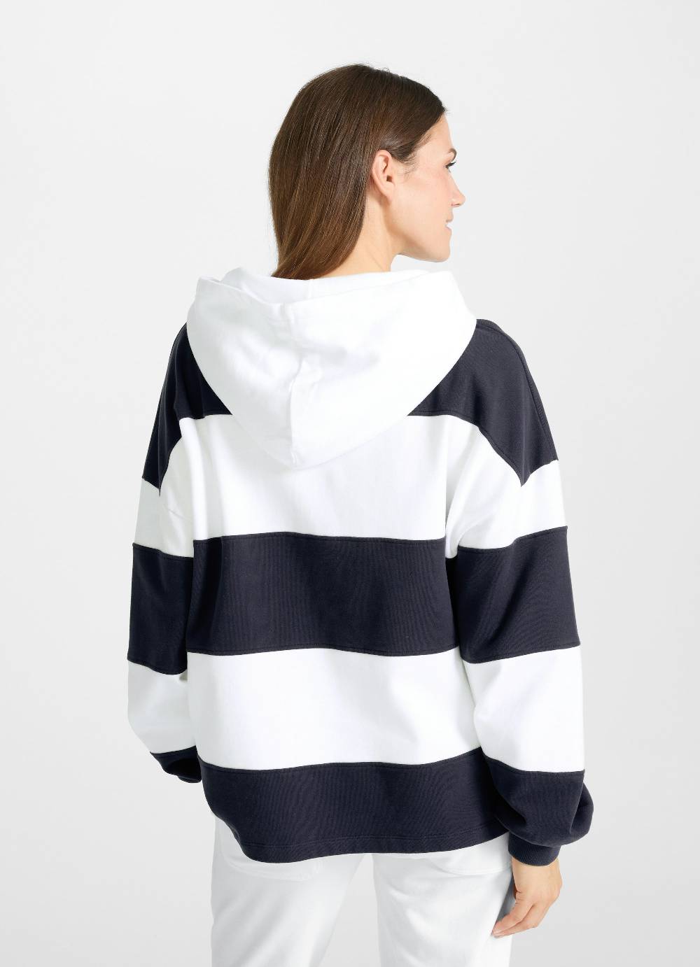Juvia Hoodie Letzte 2 Tage