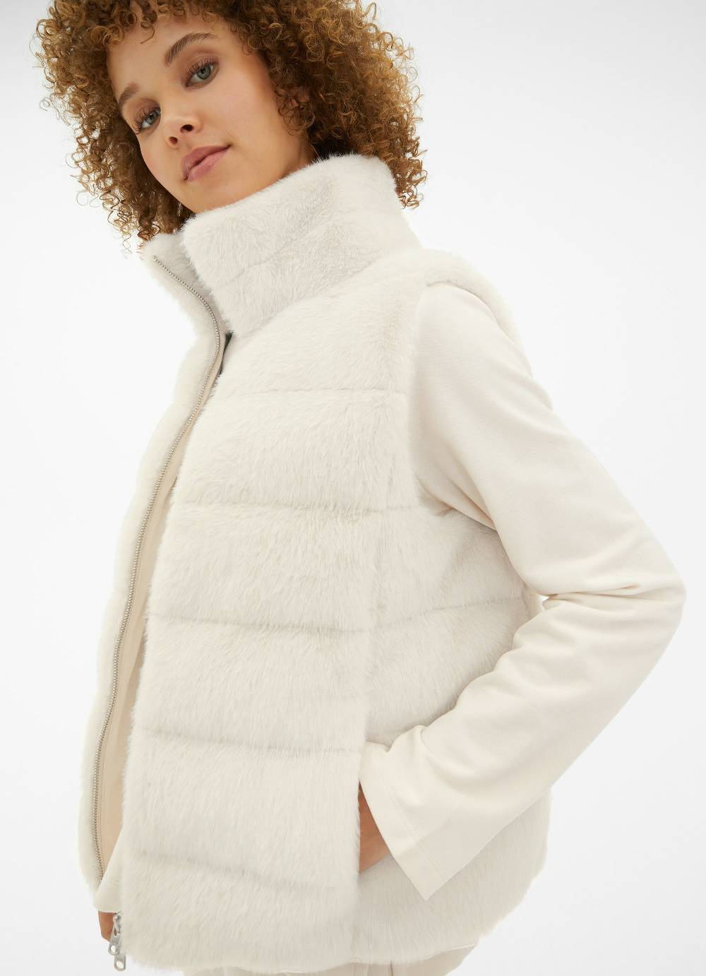 Juvia Faux Fur - Daunenweste
