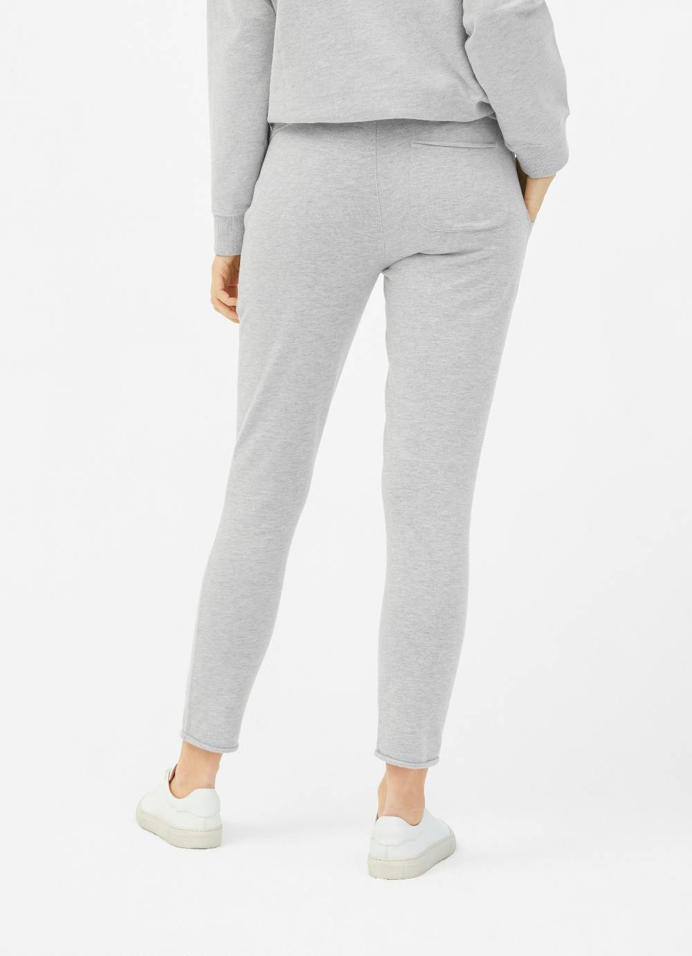 Juvia Slim Fit - Sweatpants Bis zu 50% Rabatt