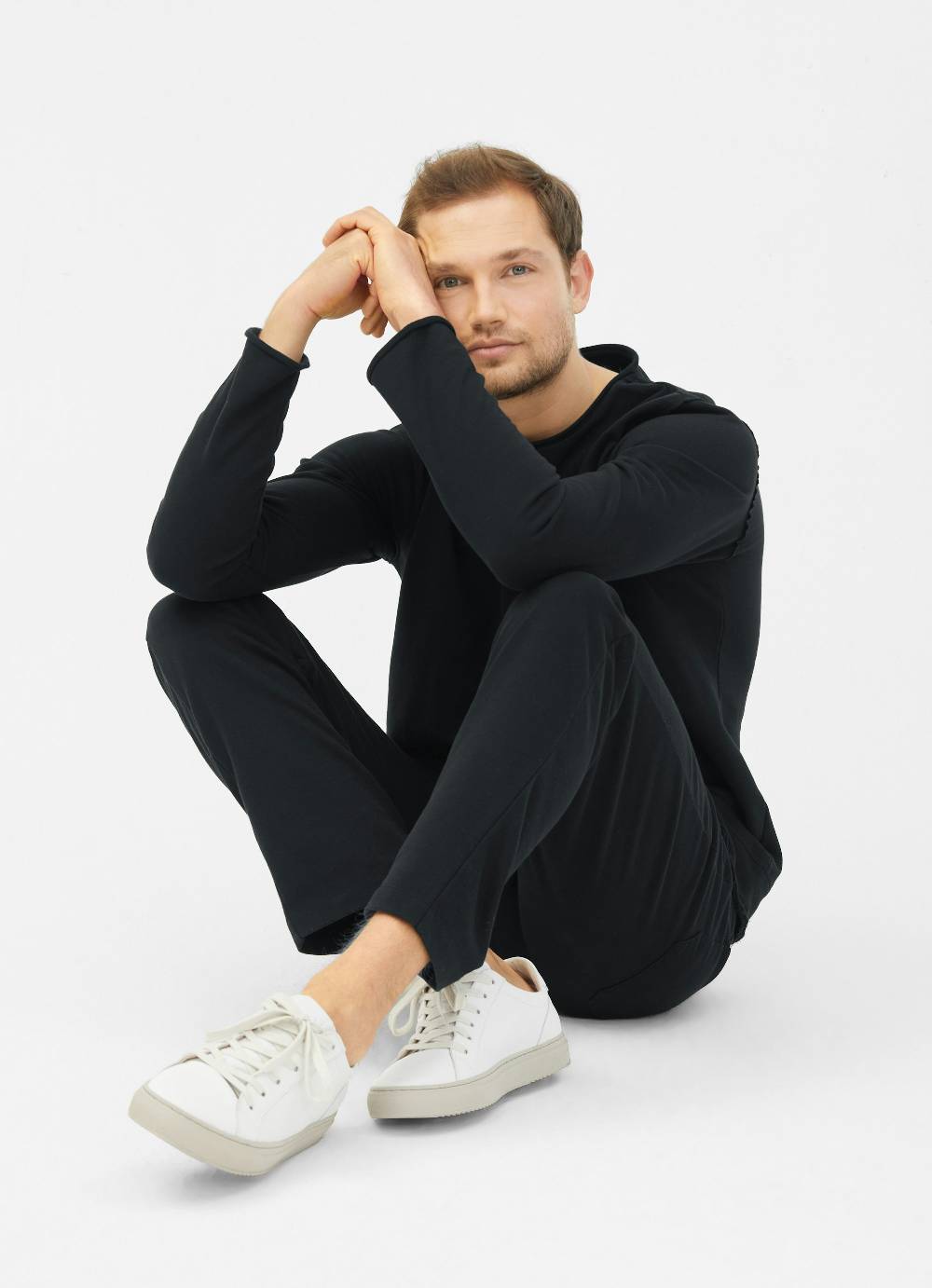 Juvia Regular Fit - Sweatpants Online