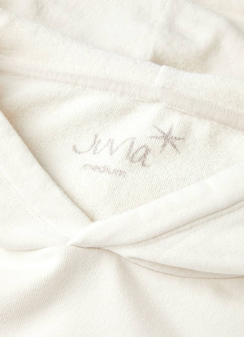 Juvia Hoodie Exklusivangebot