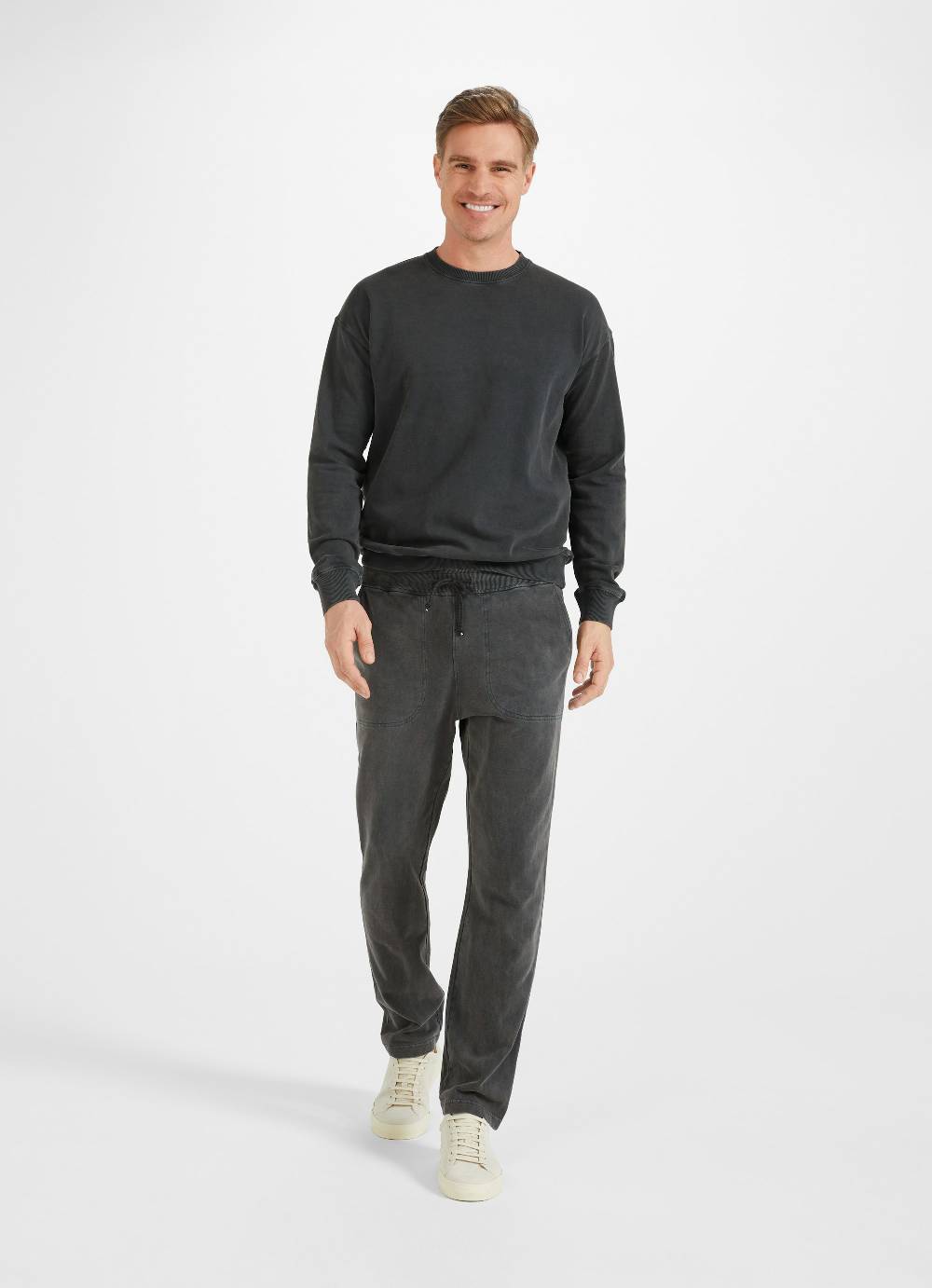 Juvia Regular Fit - Sweatpants Tiefpreis