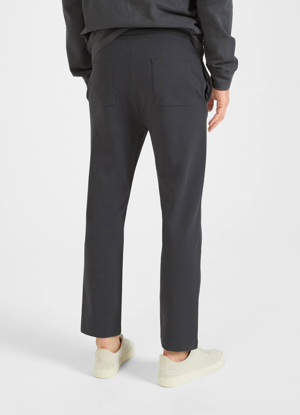 Juvia Regular Fit - Sweatpants Nur noch ein Tag übrig