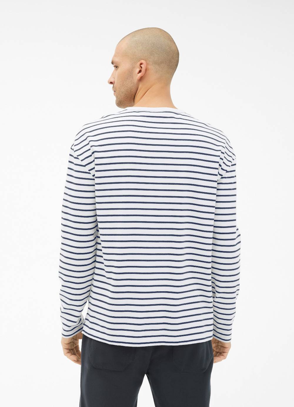 Juvia Longsleeve Black Friday