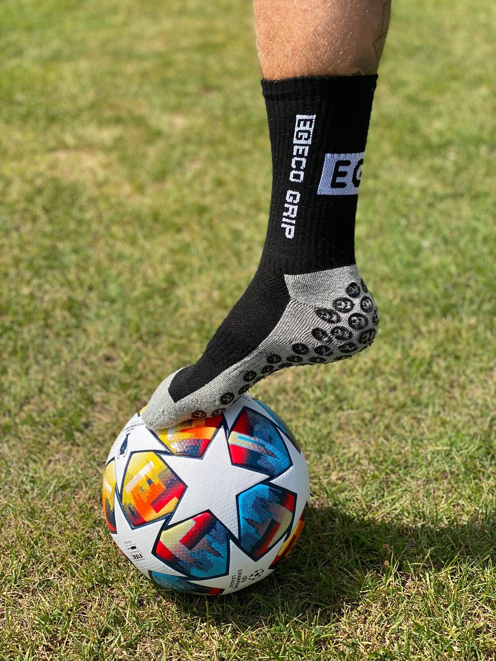 KB Socken Rutschfeste Fußballsocken mit gummierten Noppen 2 Paar Kostenloser Versand international