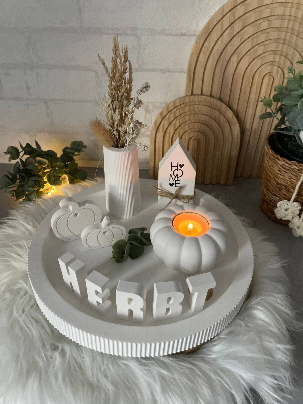 KB Socken Herbst Teller Set rund mit Kürbisse, Vase, Trockenblumen und Buchstaben "Herbst" Beton Kerafkott, Deko Wohnzimmer, Geschenk, Mitbringsel Saisonschlussverkauf