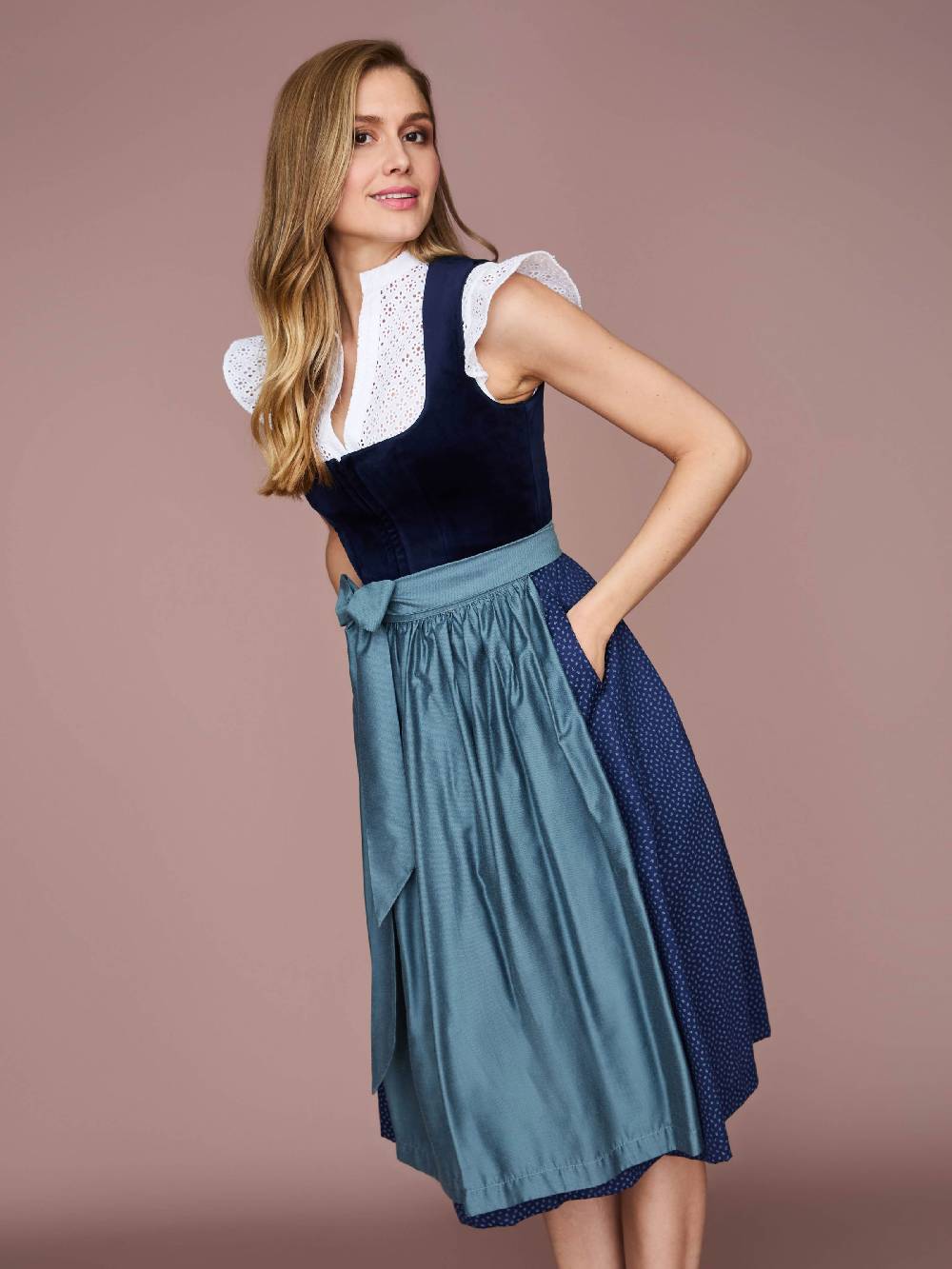 Limberry Weiße Dirndlbluse mit Flügelarm - NANE Zeitlich begrenztes Angebot