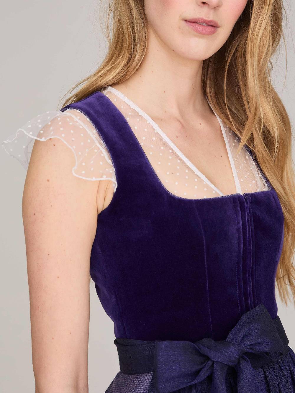 Limberry Weiße Dirndlbluse aus Tüll mit Flügelarm - MARIE Wochenangebot