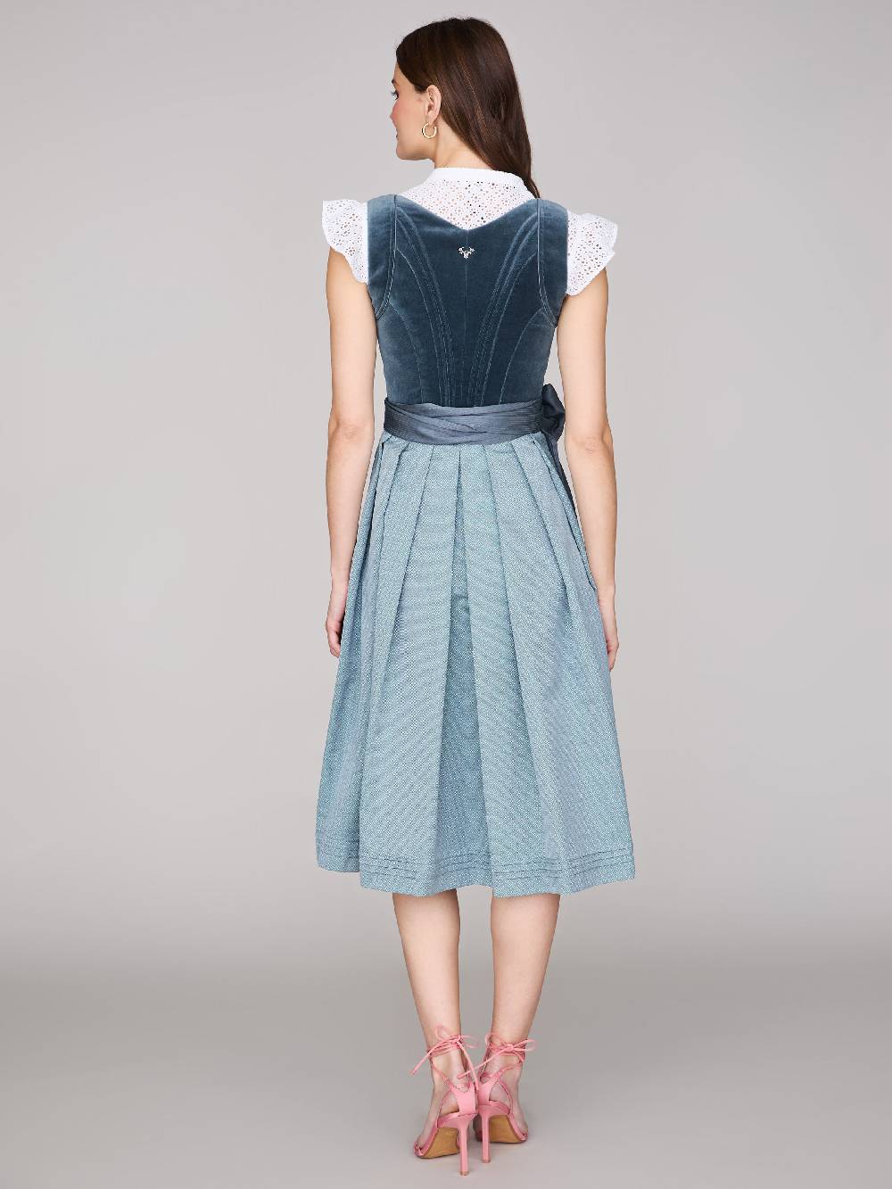 Limberry Blaues Samtdirndl mit Schnursteppung - NELLIE VELVET CLOUD Letzter Tag
