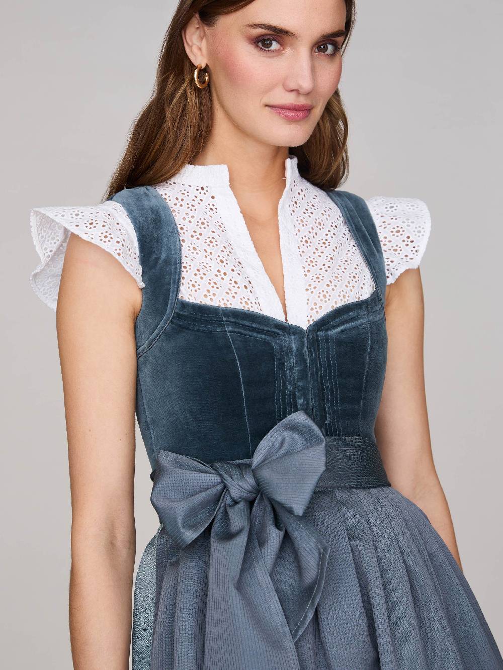 Limberry Blaues Samtdirndl mit Schnursteppung - NELLIE VELVET CLOUD Letzter Tag