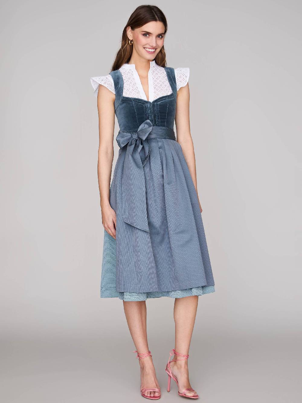Limberry Blaues Samtdirndl mit Schnursteppung - NELLIE VELVET CLOUD Letzter Tag