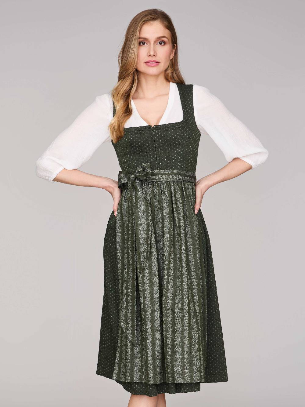 Limberry Dunkelgrünes Dirndl mit Streublumenmuster - VERA PINE FLOWER 2025