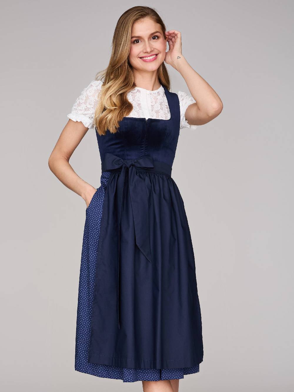 Limberry Dunkelblaues Dirndl mit Samt-Mieder - CLARISSA PAGEANT BLUE Angebote