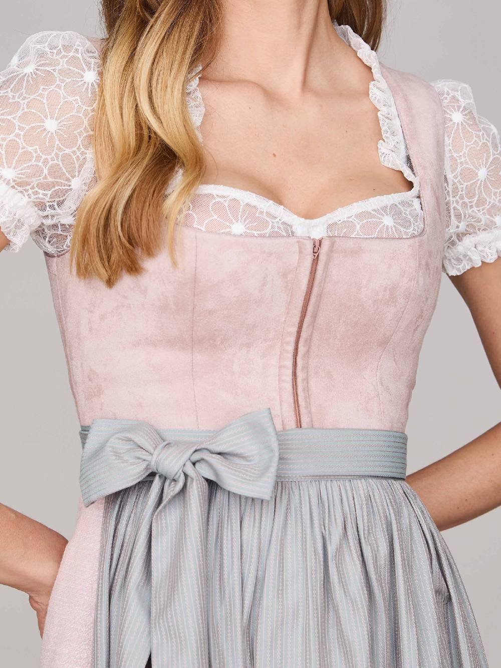 Limberry Rosé-farbenes Dirndl mit Velours-Mieder - ISOBEL VINTAGE ROSE im Angebot