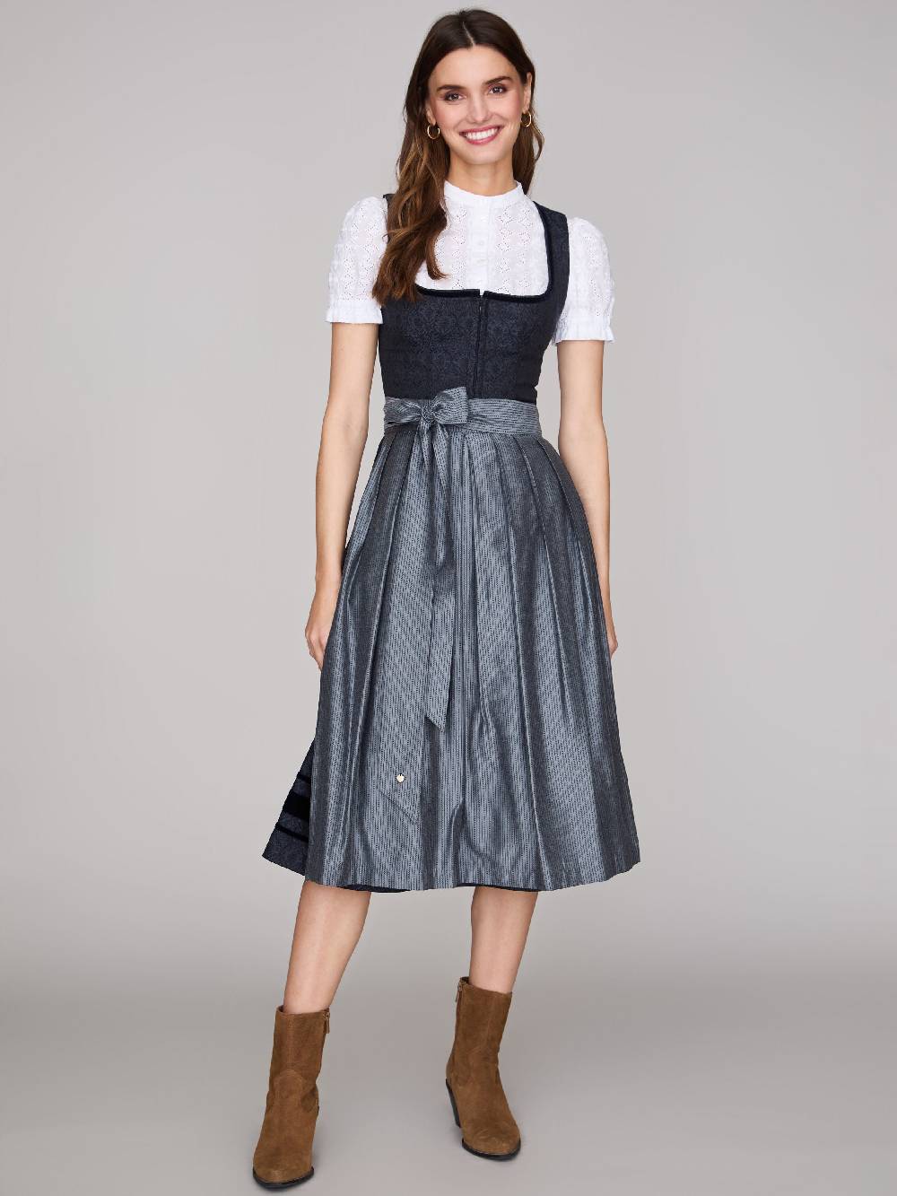 Limberry Dunkelblaues Dirndl mit Ornament-Muster - FRANZI Begrenztes Angebot