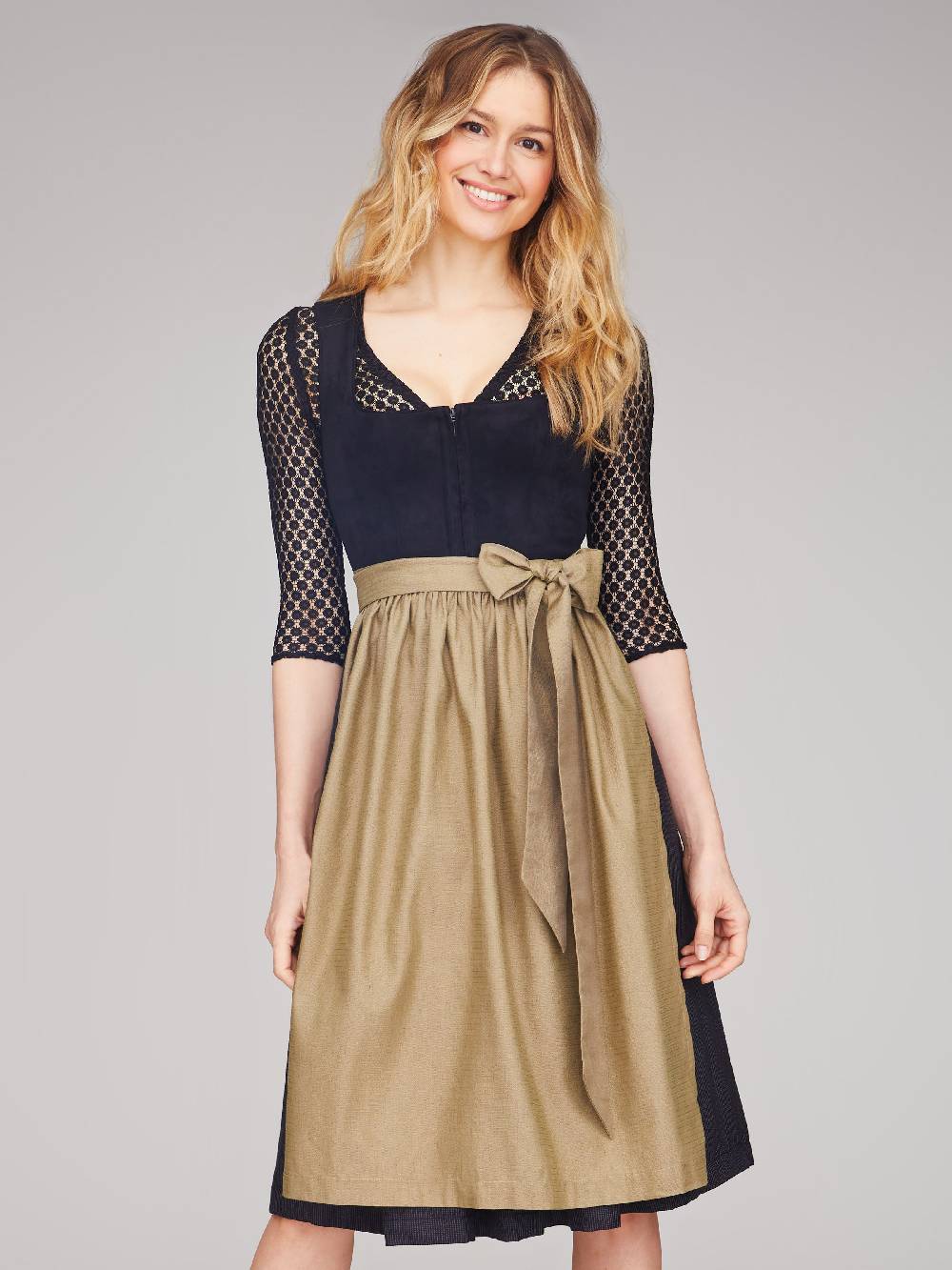Limberry Schwarzes Dirndl mit Samt-Mieder - LAYLA BLACK Letzte 3 Tage