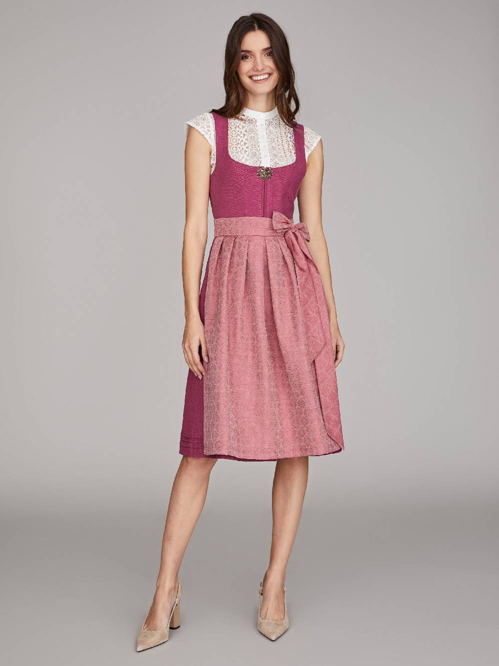 Limberry Beerenfarbenes Dirndl mit goldener Zierschnalle - PALOMA BEERE Exklusivangebot