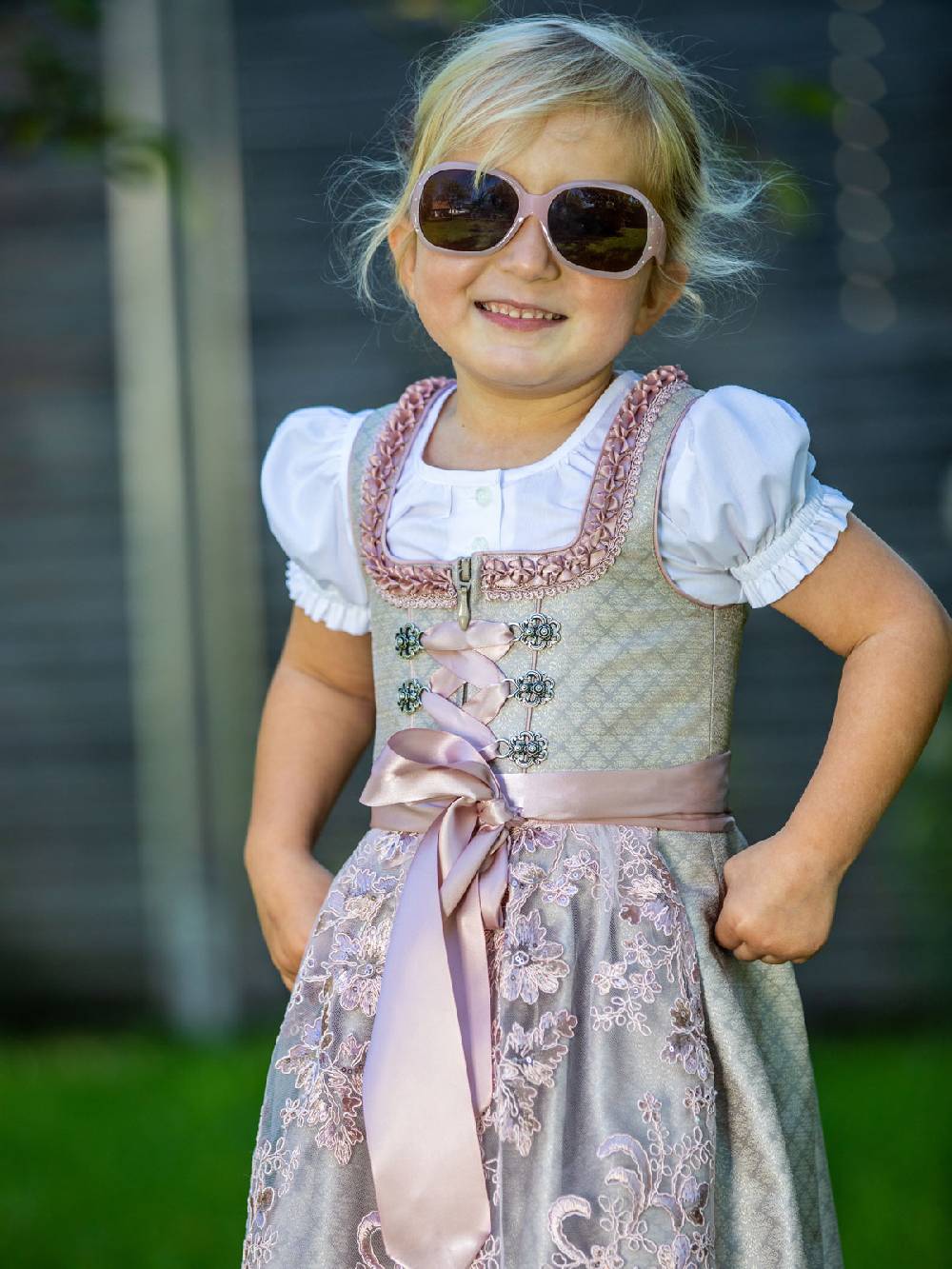 Limberry Zauberhaftes Kinderdirndl in Champagner - MANANDA CHAMPAGNER Zeitlich begrenztes Angebot
