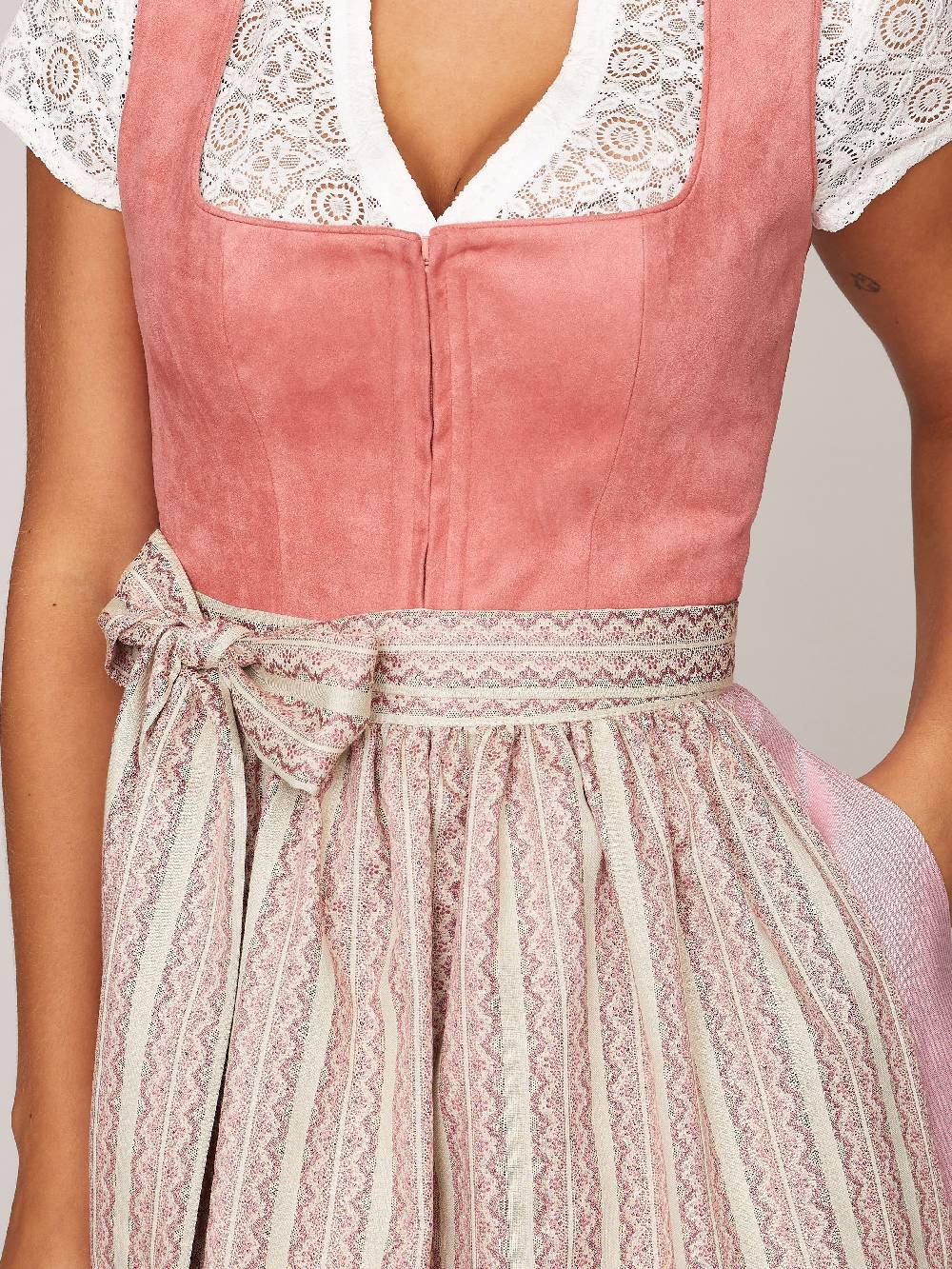 Limberry Weiße Dirndlbluse mit Blumen-Kreis-Spitze - KRISTINA Online Shopping