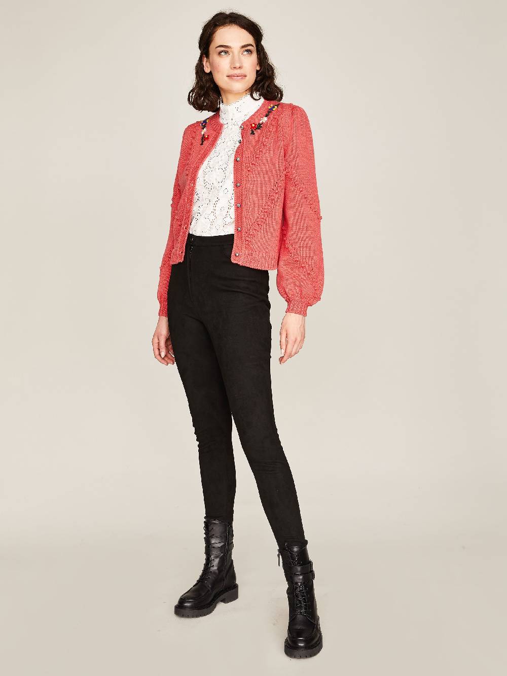 Limberry Strickjacke in Koralle mit Blumenstickerei - THERESA Bis zu 60% Rabatt