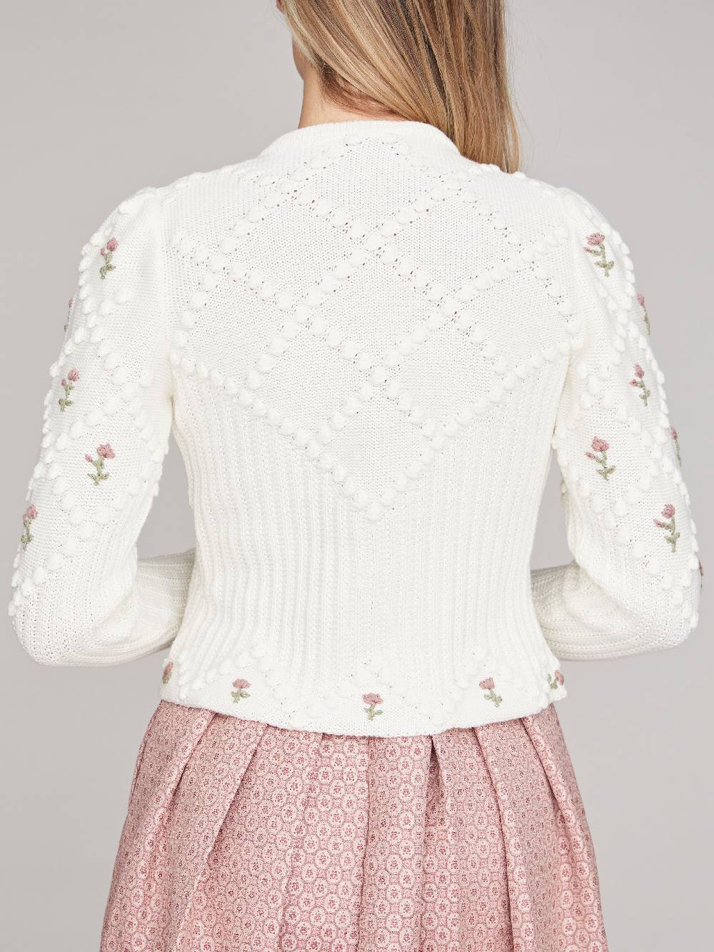 Limberry Cremeweiße Strickjacke mit rosa Blumenstickerei - ROMY Fabrikladen