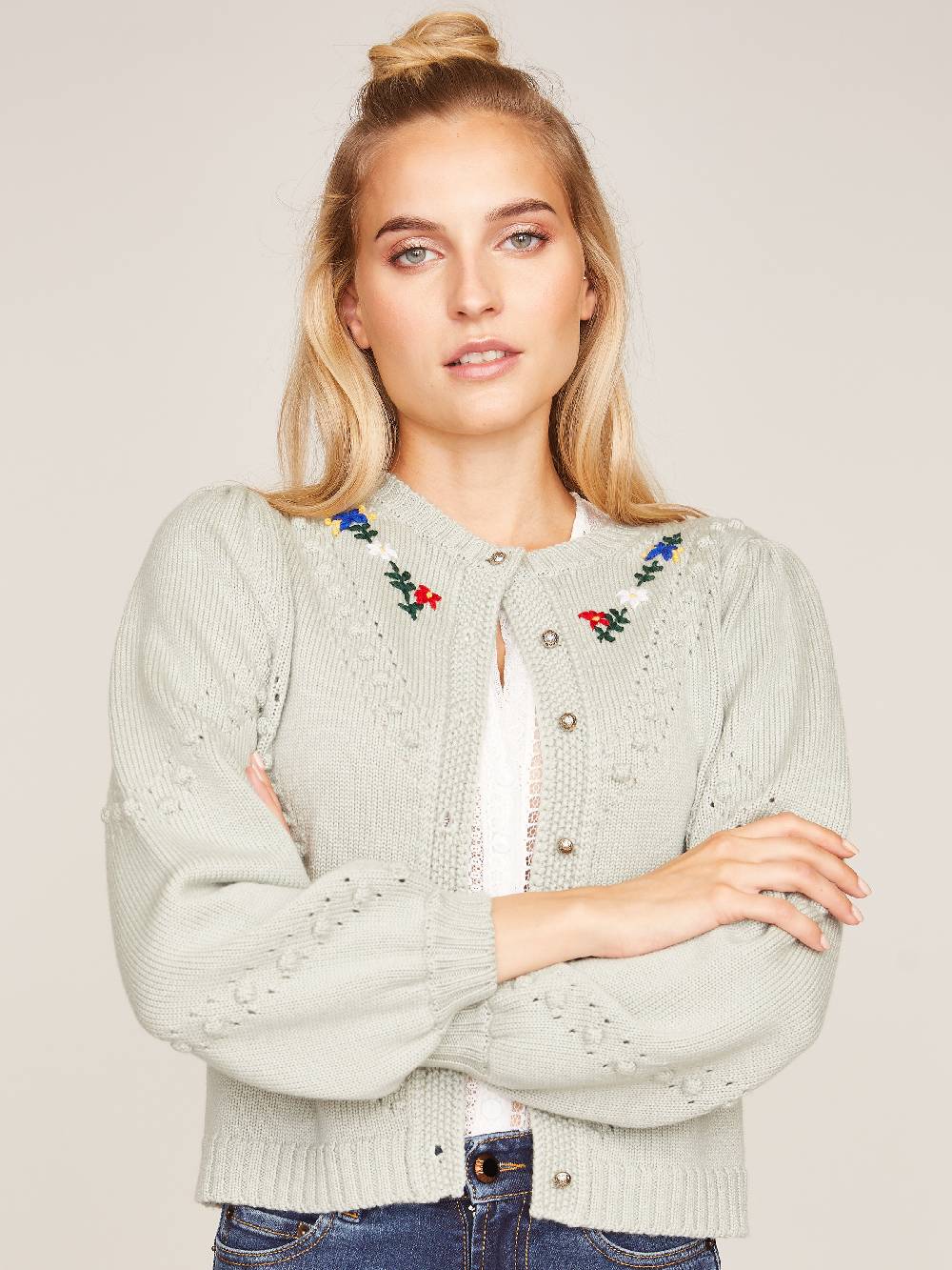Limberry Strickjacke in Khaki mit Blumenstickerei - THERESA Günstiger Verkauf