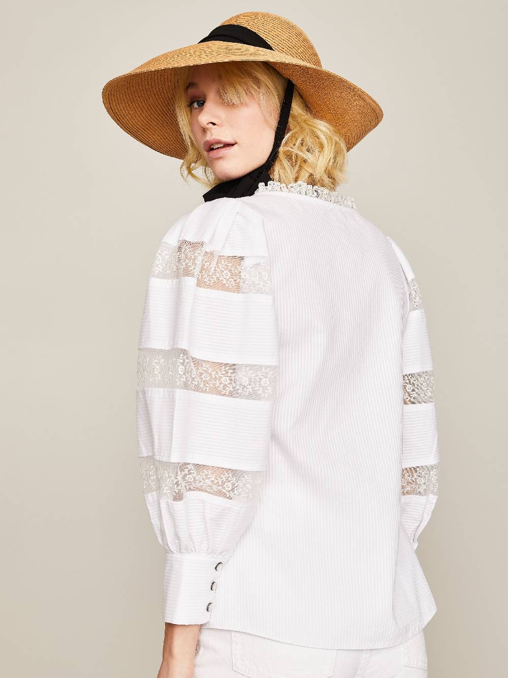 Limberry Weiße Bluse mit Spitzeneinsätzen - LOU Rabatt