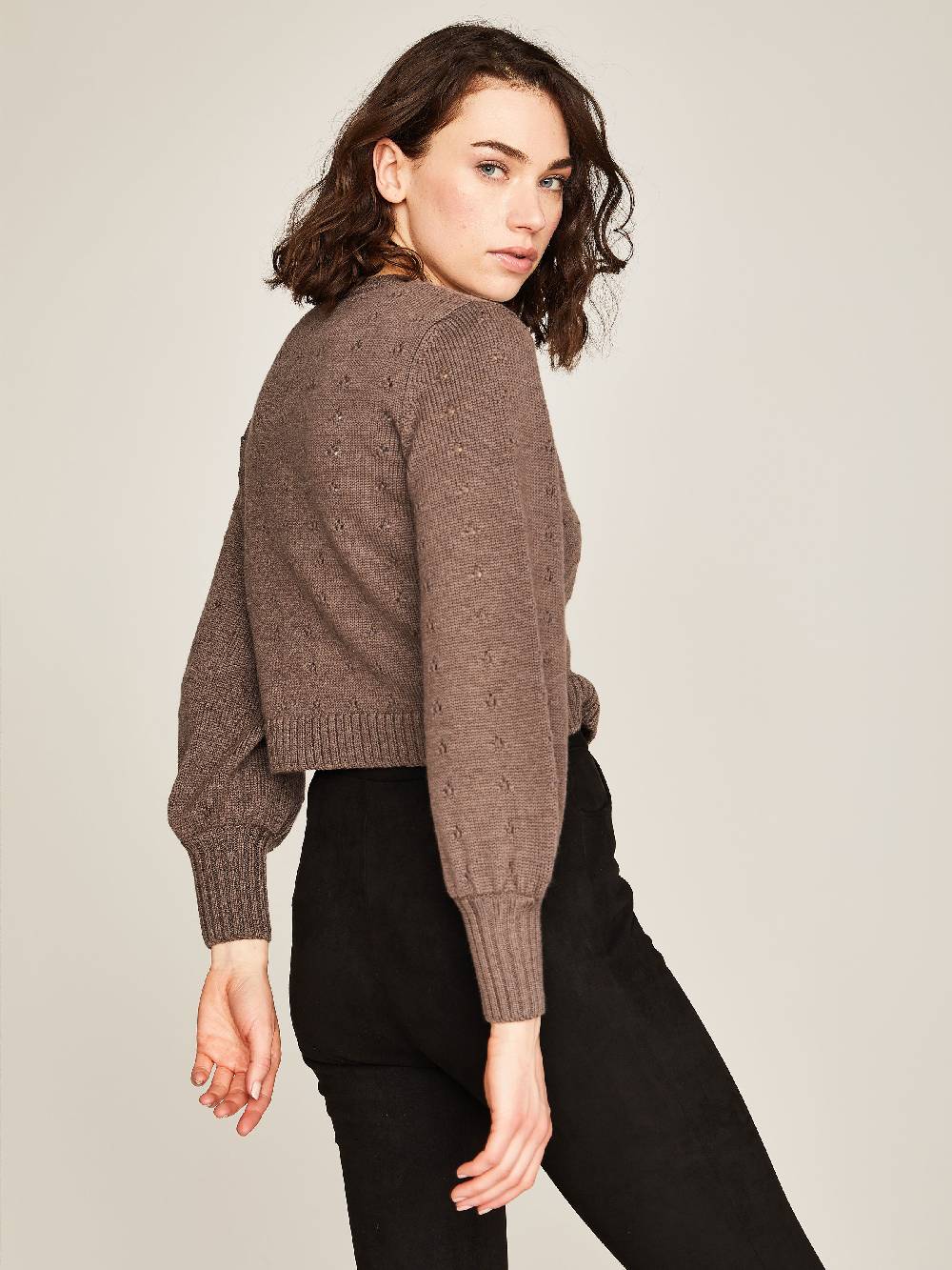 Limberry Braune Strickjacke mit Lochmuster - EMILIA Flash Sale