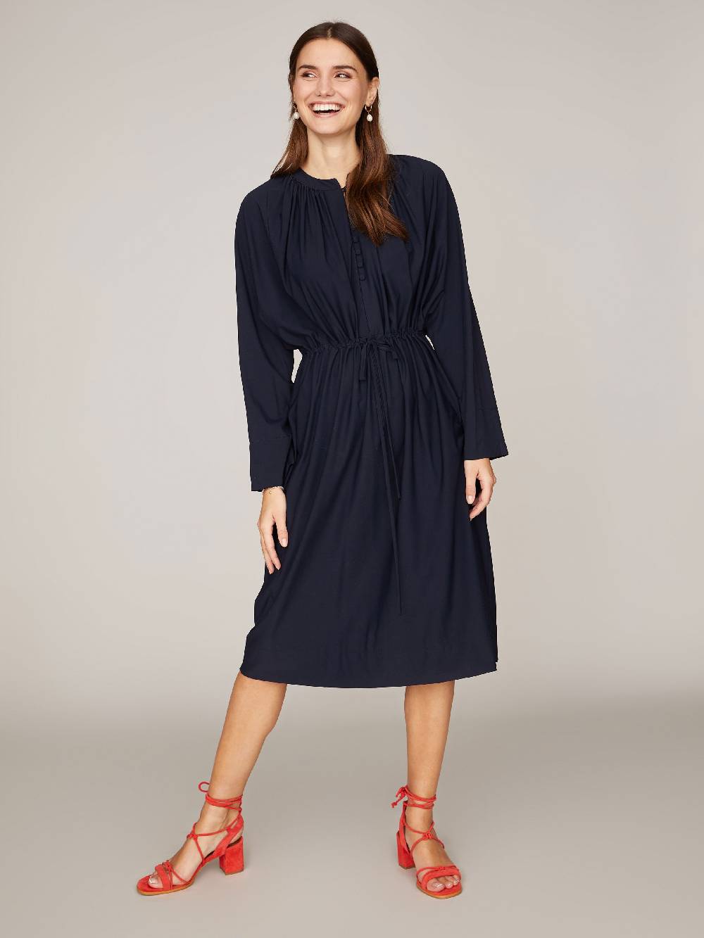 Limberry Dunkelblaues Oversize-Kleid mit Knopfleiste - LIV SCHWARZBLAU Saisonschlussverkauf
