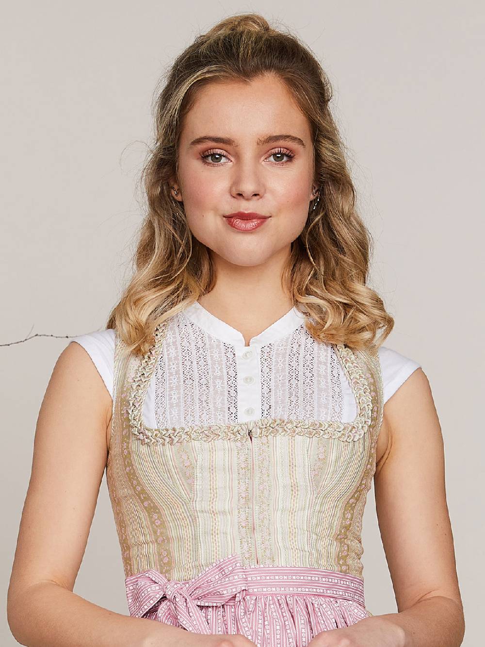 Limberry Trachtenbody mit Spitzeneinsatz und Flügelärmchen - JASMIN Heißer Verkauf