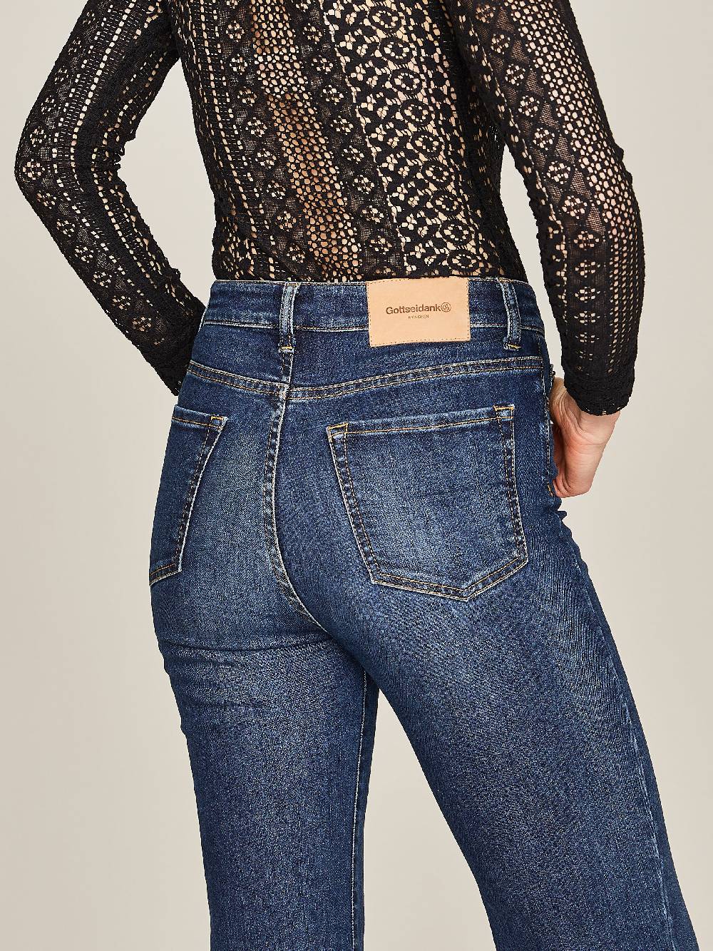 Limberry Stahlblaue Highwaist-Jeans im Flair-Schnitt - LESLIE Kostenlose Rückgabe