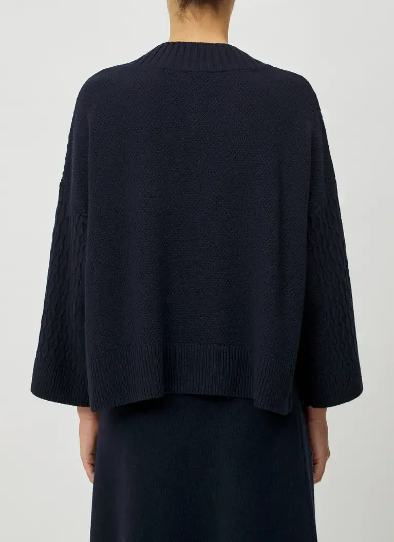 Maerz Muenchen V-Ausschnitt Pullover100% SchurwolleArt. Nr. 347700-399 Sonderangebote
