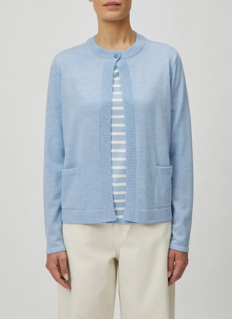 Maerz Muenchen Strickjacke100% MerinowolleArt. Nr. 259500-318 Saisonschlussverkauf