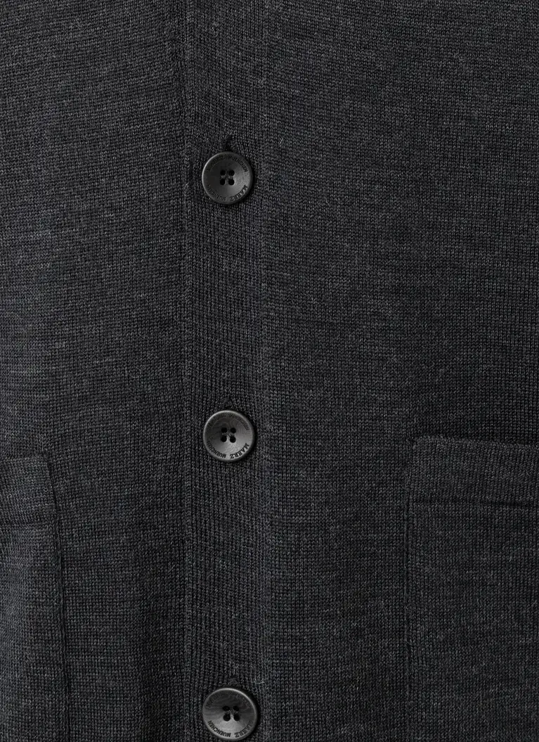 Maerz Muenchen Strick Cardigan100% MerinowolleArt. Nr. 581000-591 Riesige Ersparnisse