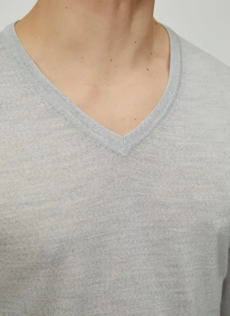 Maerz Muenchen V-Pullover100% MerinowolleArt. Nr. 403800-517 Top Angebot