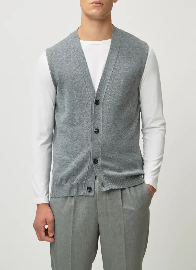 Maerz Muenchen Strickweste100% Geelong-WolleArt. Nr. 553600-544 Großer Ausverkauf