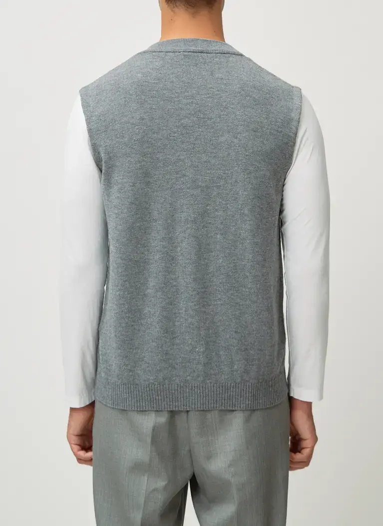 Maerz Muenchen Strickweste100% Geelong-WolleArt. Nr. 553600-544 Großer Ausverkauf
