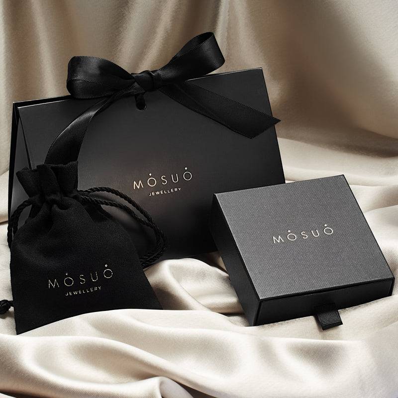 Mosuo Jewellery Diamant Buchstaben Halskette “E” - Vermeil JETZT KAUFEN
