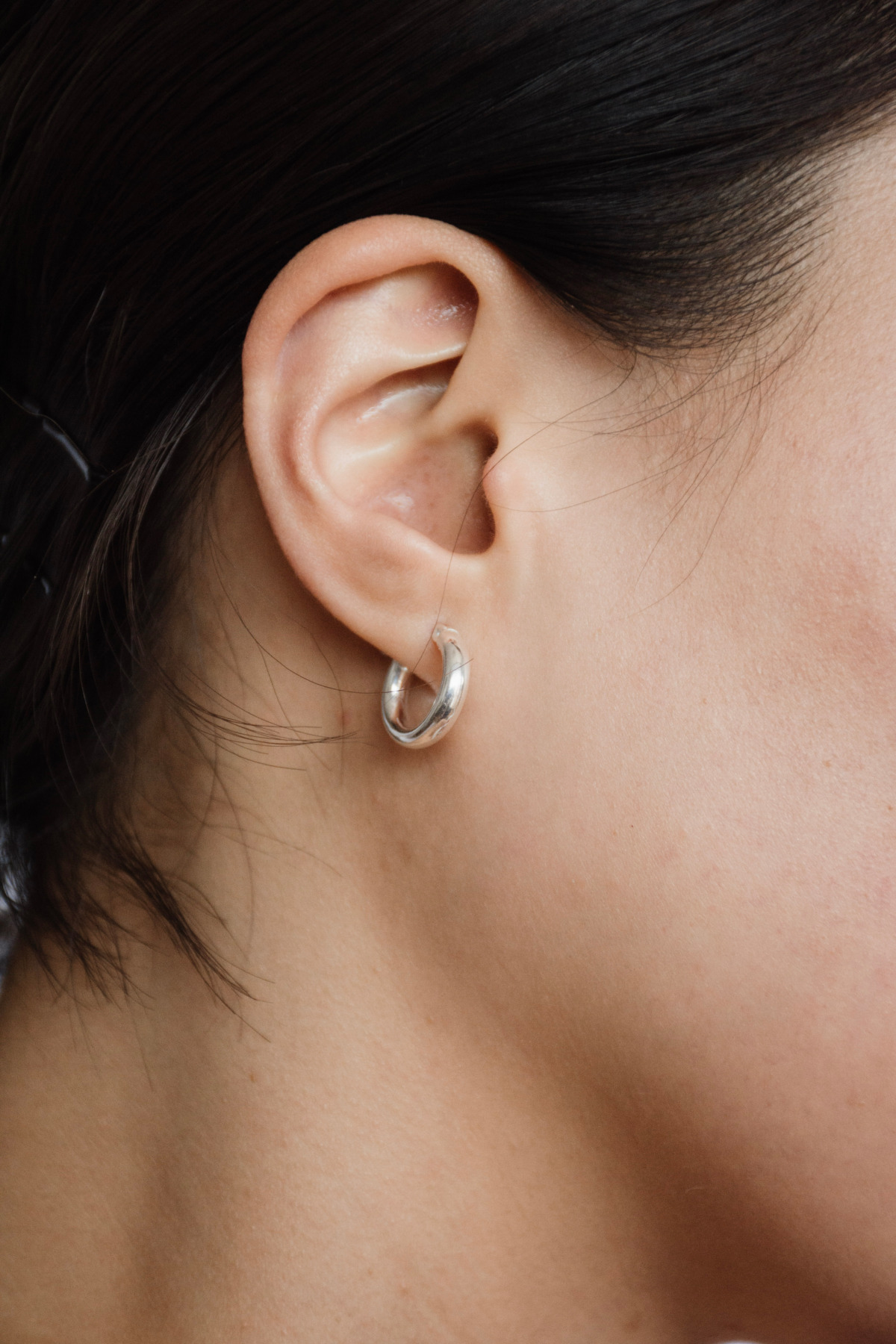 Nina Kastens Essential White Gold Hoops Small Kostenloser Versand