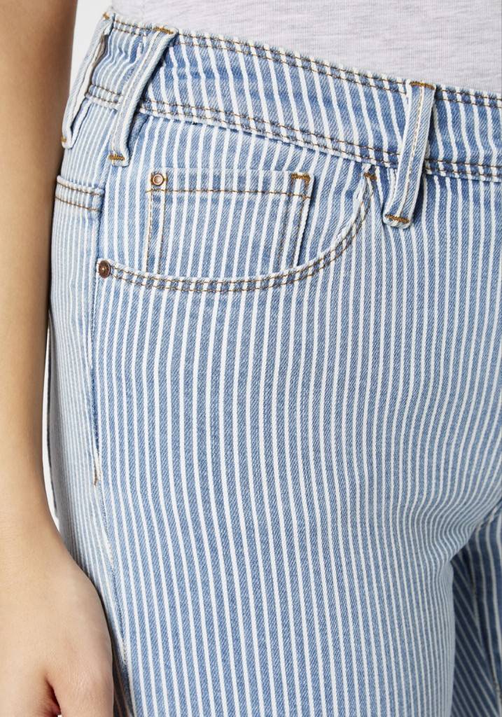 Paddocks LUCY Bermuda schmale Passform - light blue striped Neueste Mode