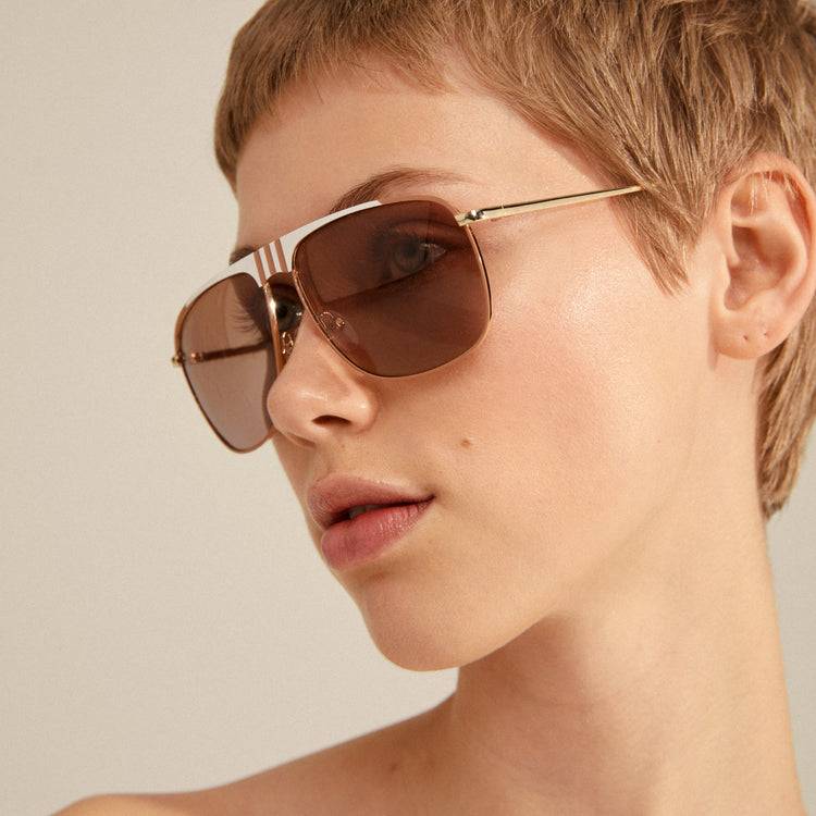 Pilgrim YANARA Sonnenbrille Braun/Gold Bis zu 55% Rabatt