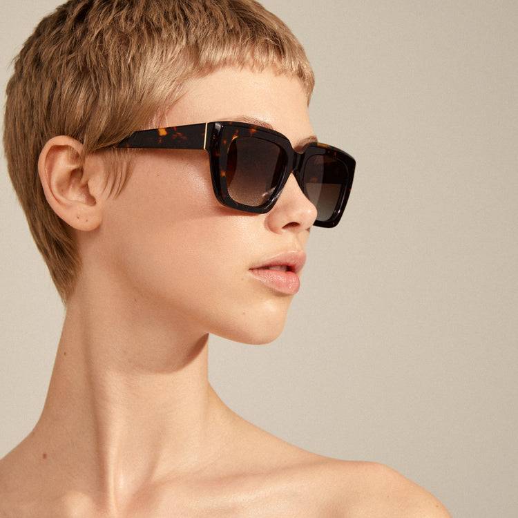 Pilgrim JOGLI Recycelte Sonnenbrille Schildpatt-Braun/Gold Lagerräumung