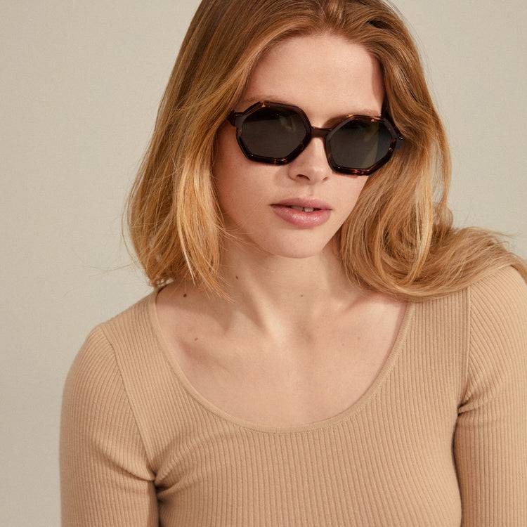 Pilgrim KIMANI Recycelte Sonnenbrille Schildpatt-Braun Kostenloser Versand